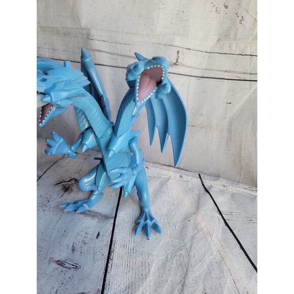 1996 Yu-Gi-Oh Blue Eyes Dragon 8” Kazuki Takahashi Action Figure Sound Works - Picture 2 of 6